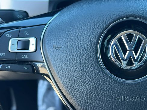 Used 2018 Volkswagen Atlas SE FWD image 19