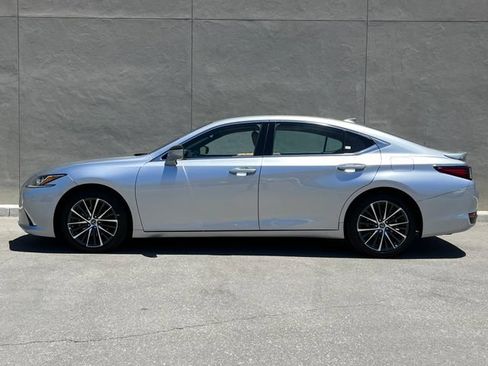Used 2025 Lexus ES 300h w/ Premium Package FWD image 6