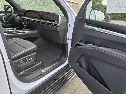 New 2026 Cadillac Escalade Luxury AWD/4WD image 21