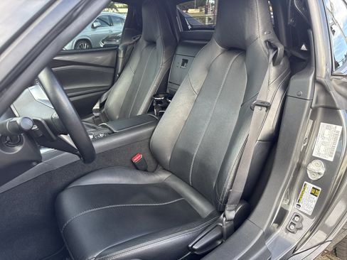 Used 2020 MAZDA MX-5 Miata RF Grand Touring RWD image 10