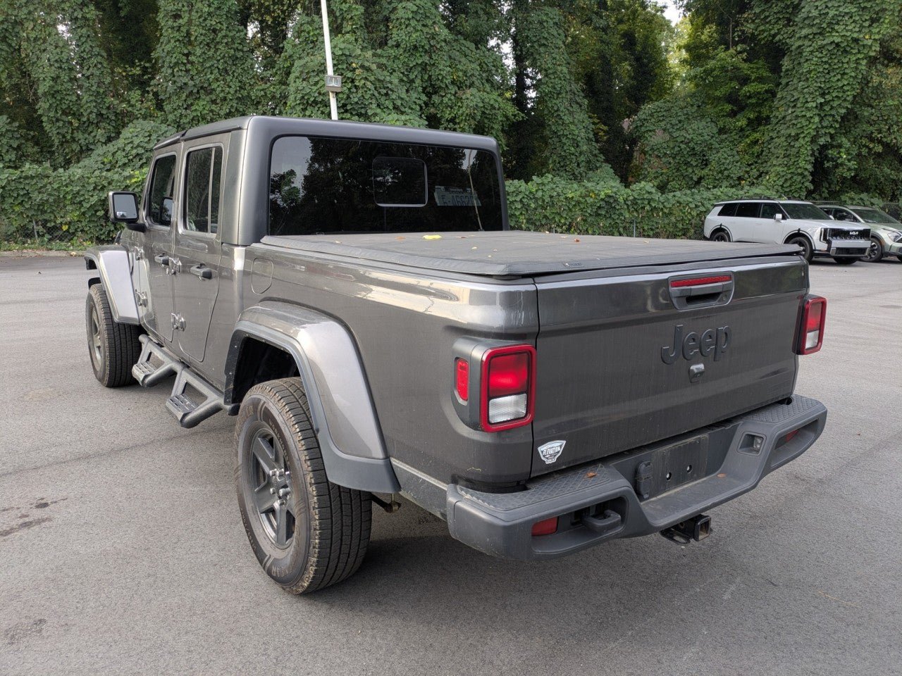 Used 2021 Jeep Gladiator Sport AWD/4WD image 3