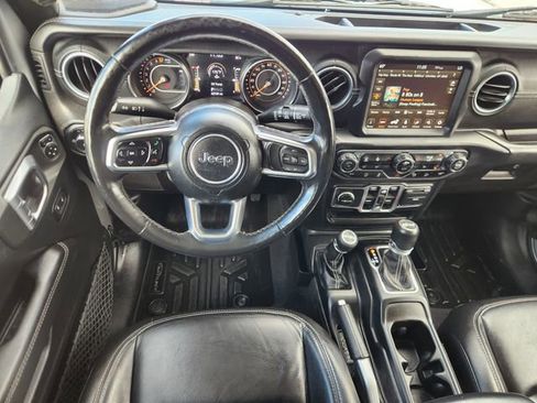 Used 2018 Jeep Wrangler Unlimited Sahara AWD/4WD image 27