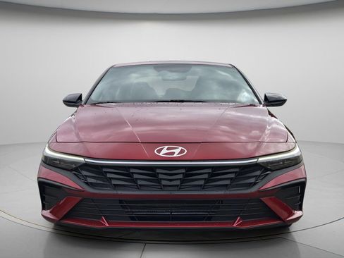 Certified 2025 Hyundai Elantra Sport image 5