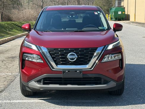 Used 2021 Nissan Rogue SV image 3