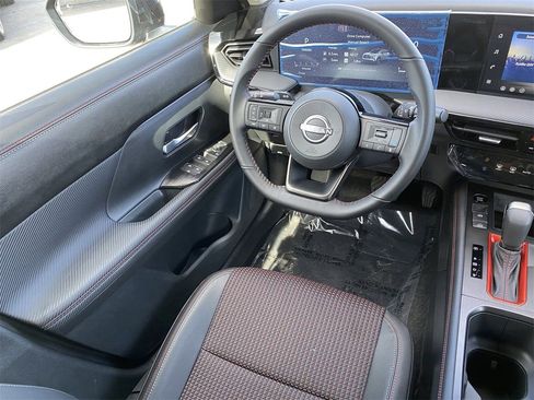 New 2026 Nissan Kicks SR FWD image 17