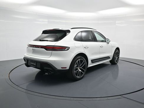 Used 2025 Porsche Macan image 27
