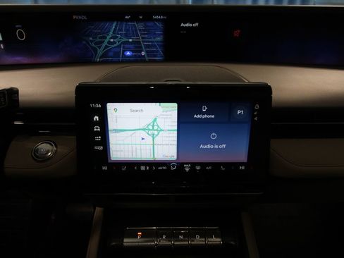 Used 2025 Lincoln Nautilus Premier image 20