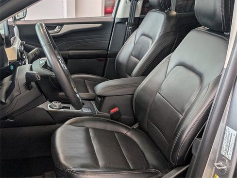 Used 2021 Ford Escape SEL w/ Technology Package image 4