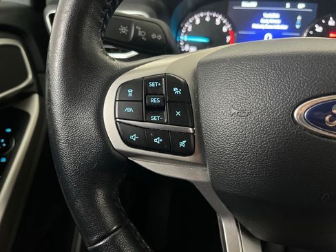 Used 2023 Ford Explorer XLT w/ Equipment Group 202A AWD/4WD image 58