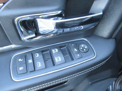 Used 2016 RAM 1500 Laramie w/ Convenience Group image 20