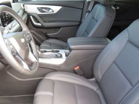 Used 2024 Chevrolet Blazer LT w/ Midnight/Sport Edition image 4