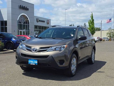 Used 2015 Toyota RAV4 LE AWD/4WD image 1