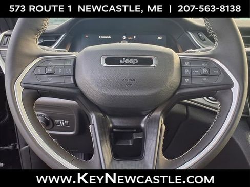 New 2025 Jeep Grand Cherokee Altitude image 8