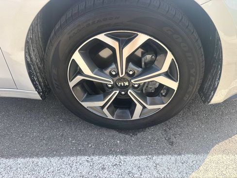 Used 2019 Kia Forte LXS FWD image 18