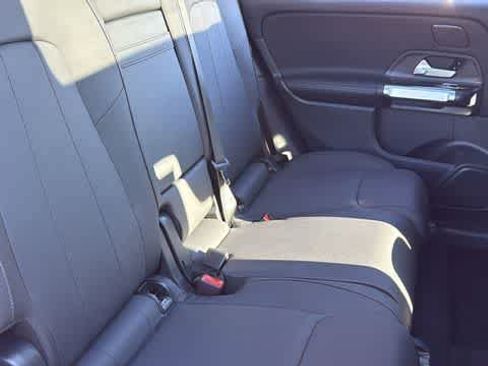 Used 2026 Mercedes-Benz GLB 250 4MATIC image 25