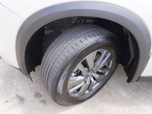 Used 2024 Nissan Pathfinder SV FWD image 28