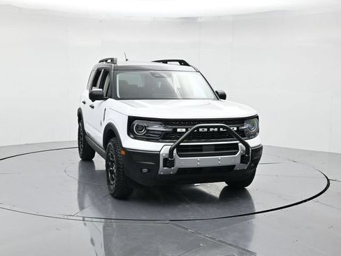 Used 2025 Ford Bronco Sport Outer Banks w/ Sasquatch Outer Banks Package AWD/4WD image 5