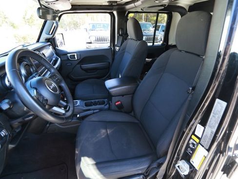 Used 2023 Jeep Gladiator Sport image 21