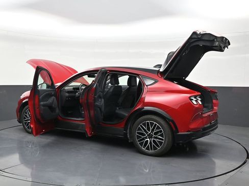 Used 2024 Ford Mustang Mach-E Premium image 30