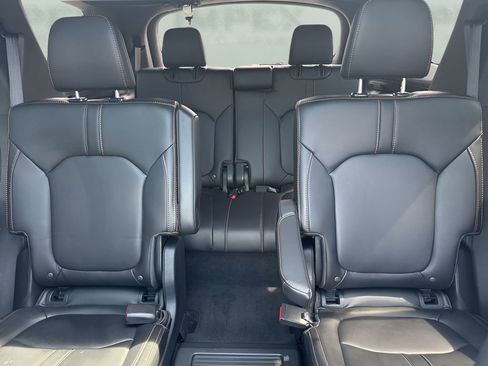 Used 2024 Honda Pilot TrailSport image 12