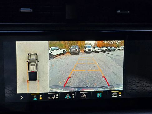 Used 2022 GMC Sierra 1500 AT4X image 25