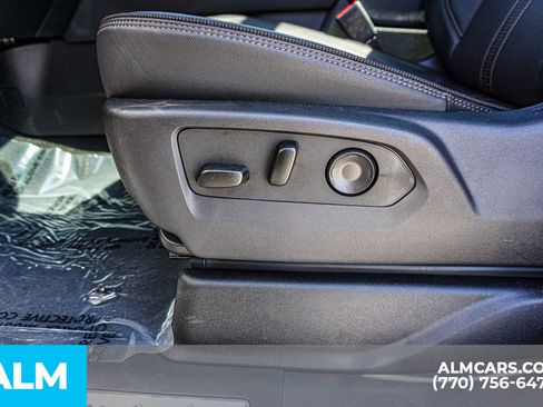 Used 2025 Chevrolet Suburban High Country image 39