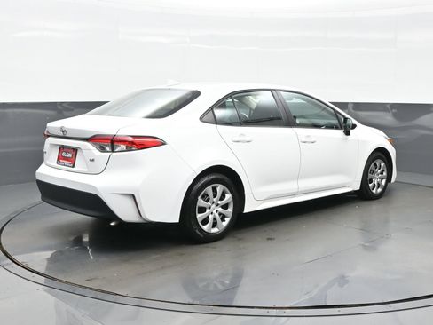 Used 2025 Toyota Corolla LE FWD image 6