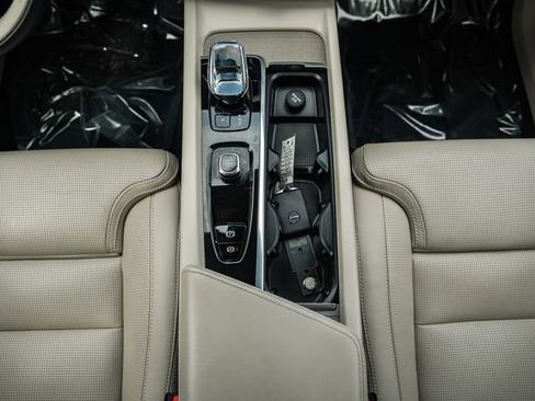 Certified 2023 Volvo XC60 B5 Ultimate w/ Climate Package AWD/4WD image 26
