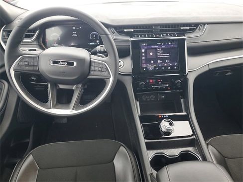 New 2025 Jeep Grand Cherokee L Altitude image 14