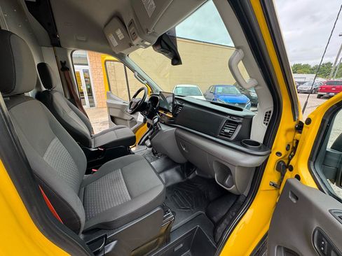 Used 2022 Ford Transit 250 148 High Roof Extended w/ Parcel Delivery Package RWD image 15