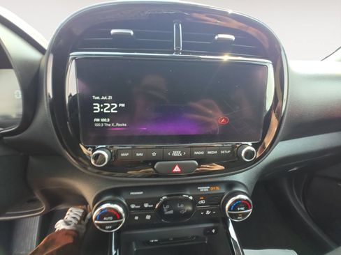 Used 2024 Kia Soul GT-Line w/ Option Group 020 FWD image 15