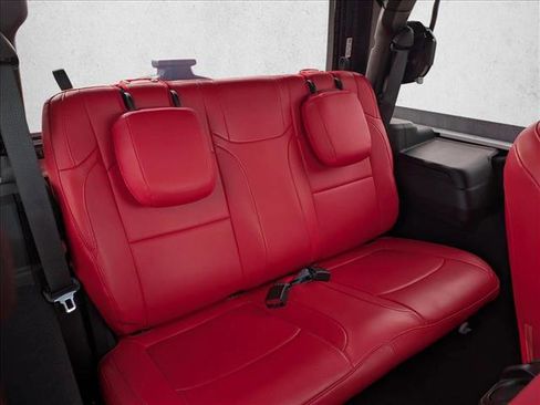 Used 2025 Jeep Wrangler Sport AWD/4WD image 17