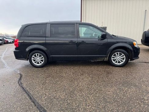 Used 2020 Dodge Grand Caravan SE image 11