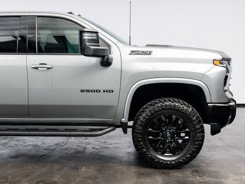 Used 2025 Chevrolet Silverado 2500 LTZ w/ LTZ Plus Package image 26