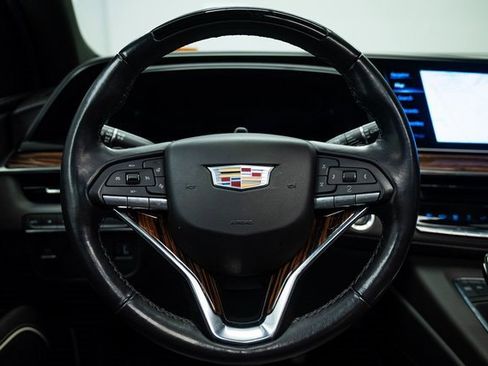 Used 2022 Cadillac Escalade Premium Luxury image 33