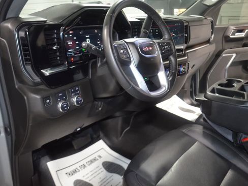 Used 2025 GMC Sierra 1500 SLT image 11
