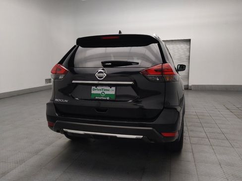 Used 2017 Nissan Rogue S w/ S Appearance Package FWD image 7
