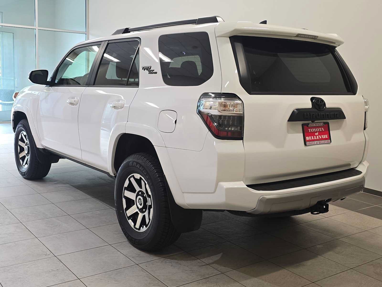 Certified 2024 Toyota 4Runner TRD Off-Road Premium w/ Moonroof Package AWD/4WD image 4