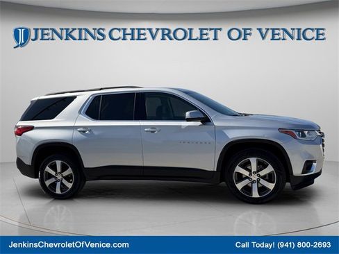 Certified 2021 Chevrolet Traverse LT w/ LT Premium Package image 2