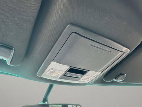 Used 2013 Ford Explorer XLT image 36