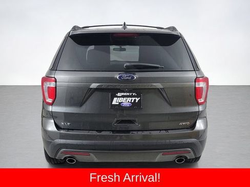 Used 2017 Ford Explorer XLT w/ Equipment Group 202A AWD/4WD image 4