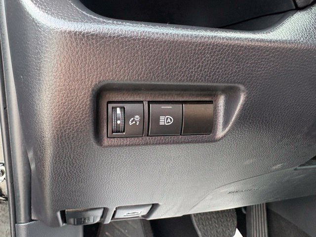 Used 2025 Toyota RAV4 LE AWD/4WD image 23