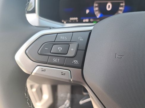 New 2026 Volkswagen Taos SE FWD image 16