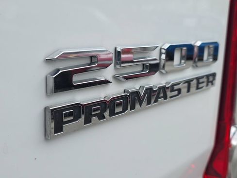 Used 2025 RAM ProMaster 2500 w/ Convenience Group FWD image 12