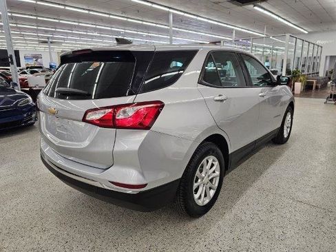 Used 2018 Chevrolet Equinox LS image 4