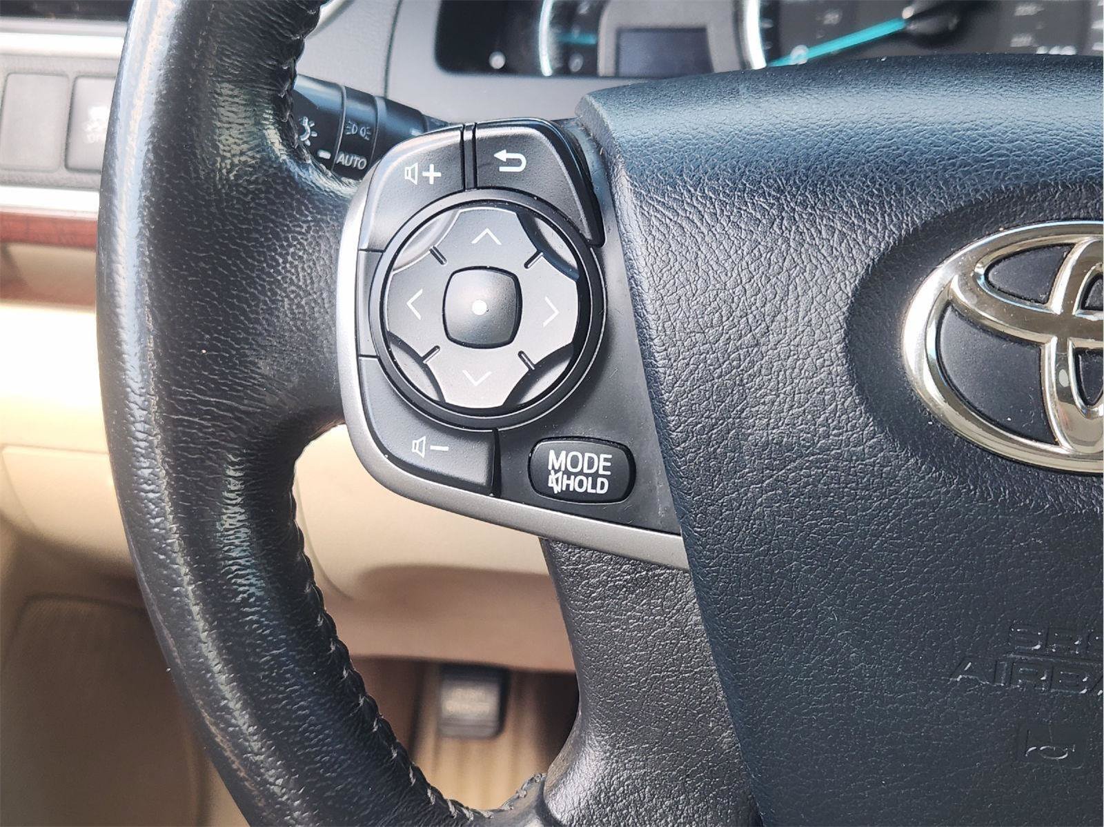 Used 2012 Toyota Camry XLE FWD image 29
