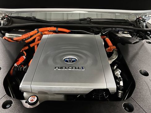 Certified 2022 Toyota Mirai XLE image 43