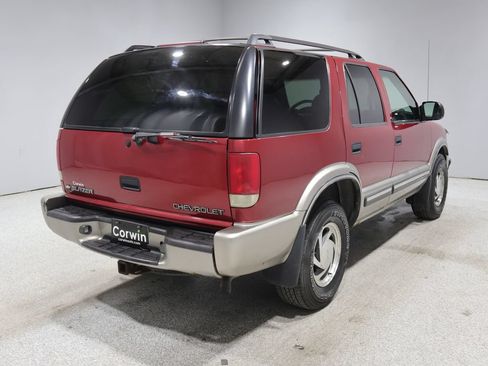 Used 2000 Chevrolet Blazer LT w/ Cold-Climate Pkg AWD/4WD image 2
