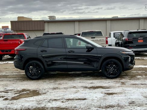 New 2026 Chevrolet Trax ACTIV image 2