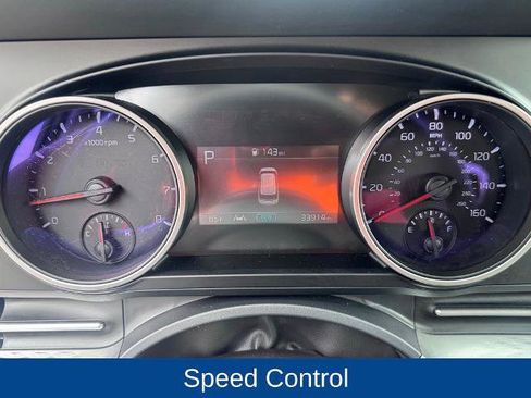 Used 2024 Kia Carnival LX FWD image 18